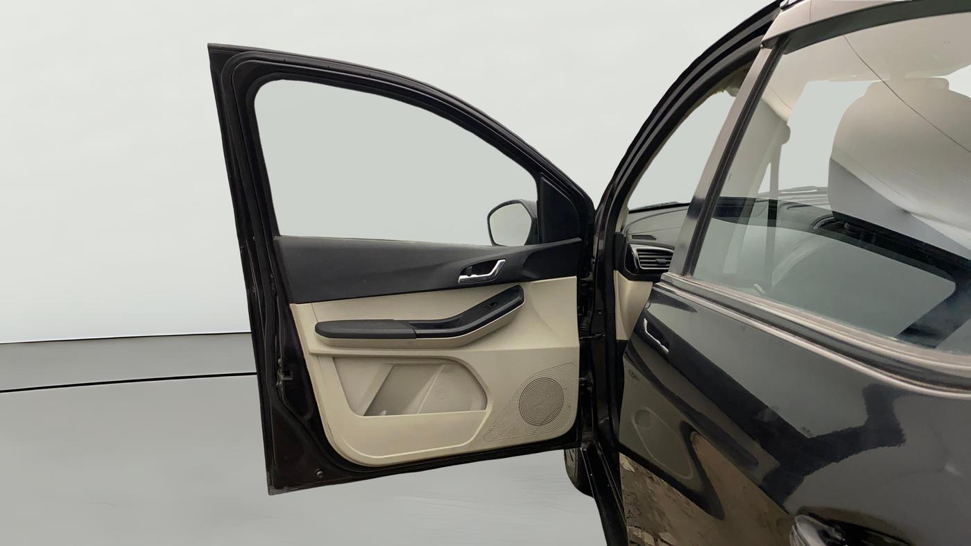 2022 Tata Tiago XZ PLUS CNG, CNG, Manual, 36,460 km, LHS Front Door
