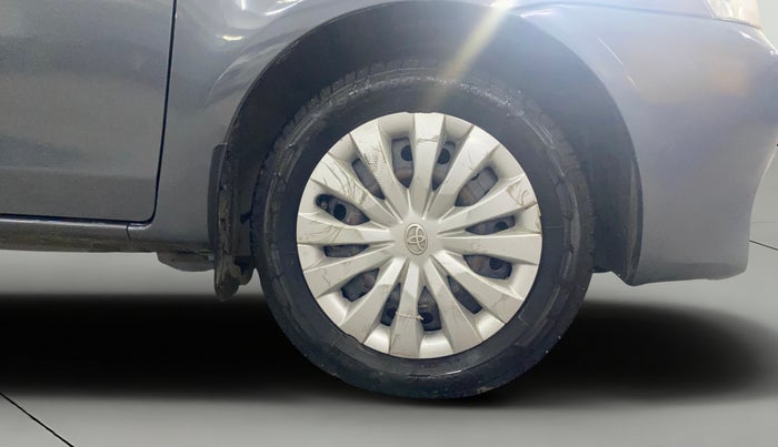 2015 Toyota Etios GD, Diesel, Manual, 1,09,045 km, Right Front Wheel