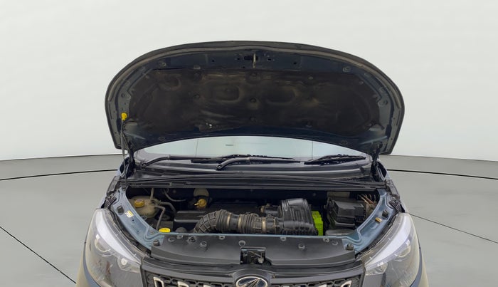 2018 Mahindra MARAZZO M6 8 STR, Diesel, Manual, 72,639 km, Open Bonet