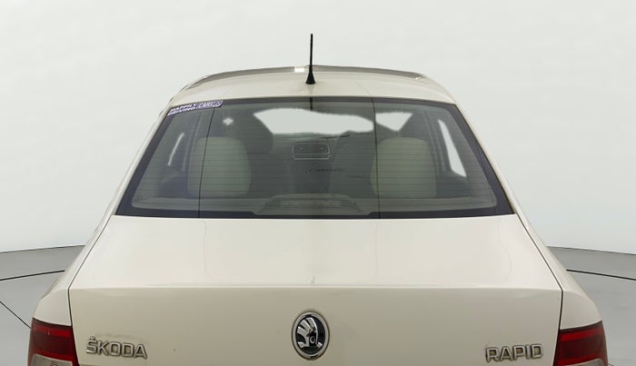 2014 Skoda Rapid AMBITION 1.6 MPI MT, Petrol, Manual, 39,036 km, Rear Windshield