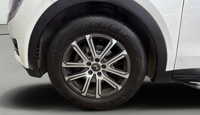 2022 Mahindra XUV700 AX 7 LUXURY P AT 7 STR, Petrol, Automatic, 48,653 km, Left Front Wheel