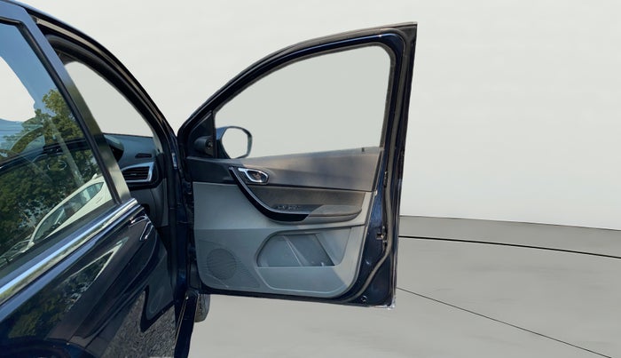 2019 Tata TIGOR XZ PLUS PETROL, CNG, Manual, 1,40,384 km, RHS Front Door