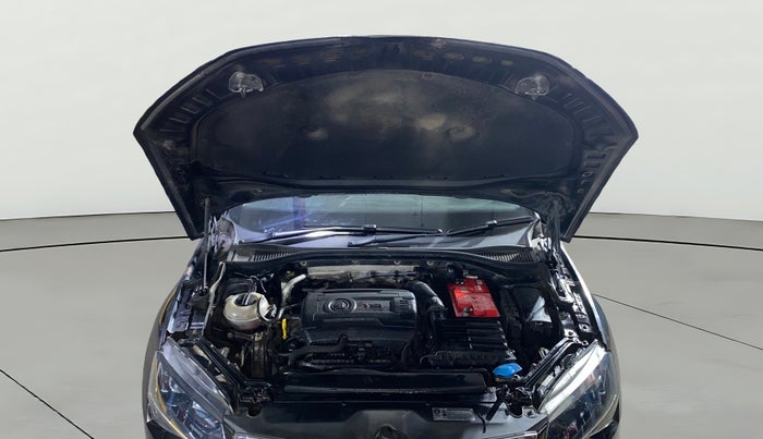 2016 Skoda Superb L&K 1.8 TSI AT, Petrol, Automatic, 28,278 km, Open Bonet