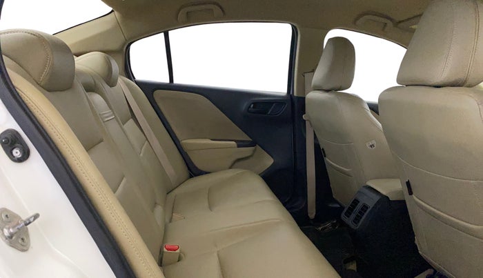 2015 Honda City 1.5L I-VTEC SV, Petrol, Manual, 1,03,783 km, Right Side Rear Door Cabin