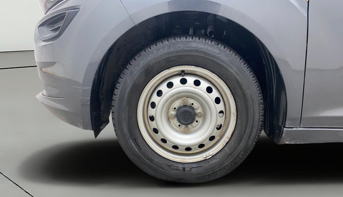 2021 Tata ALTROZ XE PETROL, Petrol, Manual, 30,527 km, Left Front Wheel