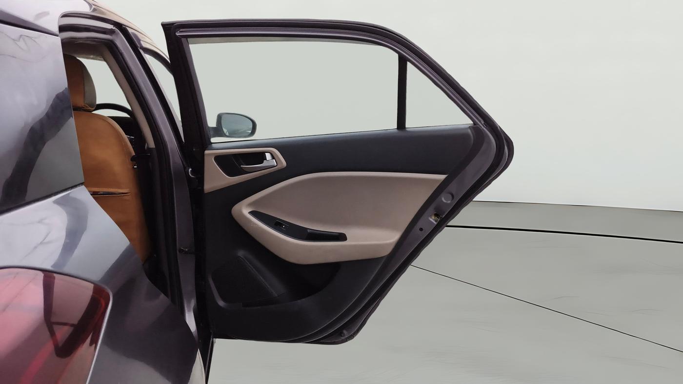 2019 Hyundai Elite i20 ASTA (O) CVT, Petrol, Automatic, 1,28,814 km, RHS Rear Door