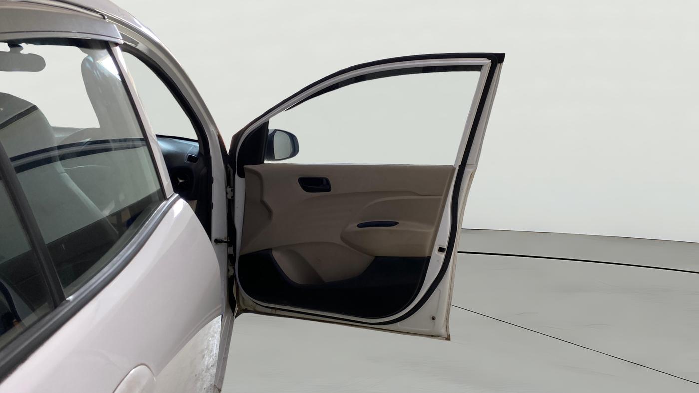 2020 Hyundai NEW SANTRO SPORTZ CNG, CNG, Manual, 27,429 km, RHS Front Door