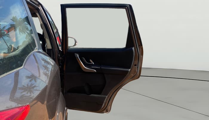 2019 Mahindra XUV500 W9 AT, Diesel, Automatic, 88,811 km, RHS Rear Door