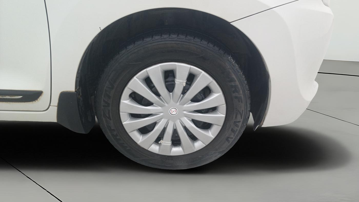 2017 Maruti Baleno DELTA PETROL 1.2, Petrol, Manual, 29,586 km, Right Front Wheel