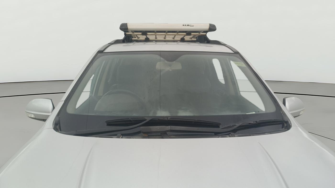 2013 Mahindra XUV500 W8, Diesel, Manual, 1,40,932 km, Front Windshield