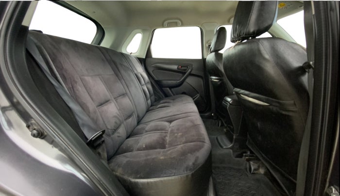 2021 Maruti Vitara Brezza LXI, CNG, Manual, 1,03,922 km, Right Side Rear Door Cabin