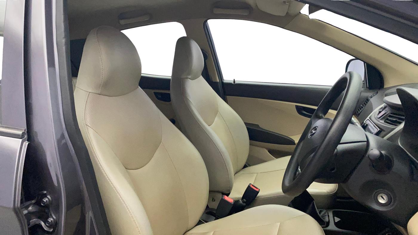 2018 Hyundai Eon ERA +, Petrol, Manual, 28,667 km, Right Side Front Door Cabin