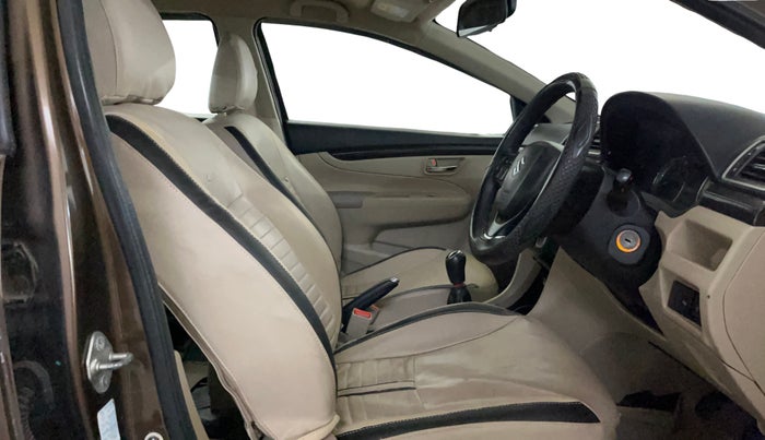 2016 Maruti Ciaz VXI+, Petrol, Manual, 65,720 km, Right Side Front Door Cabin