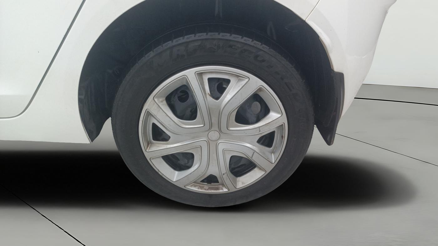 2024 Tata ALTROZ XM Plus (S) Diesel, Diesel, Manual, 45,880 km, Left Rear Wheel