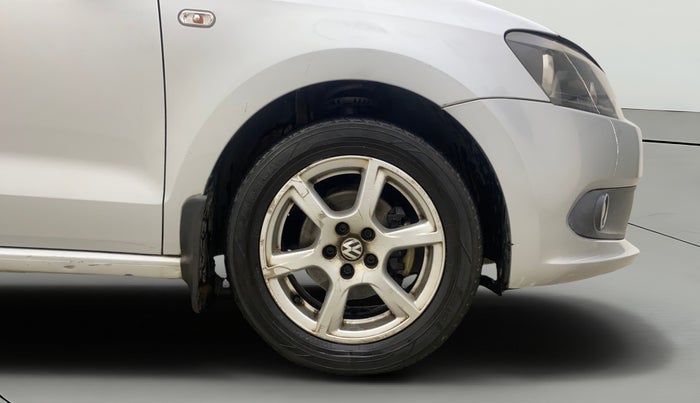 2014 Volkswagen Vento HIGHLINE PETROL AT, Petrol, Automatic, 1,05,011 km, Right Front Wheel