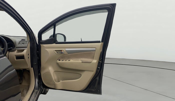 2014 Maruti Ertiga VXI, Petrol, Manual, 1,18,800 km, RHS Front Door