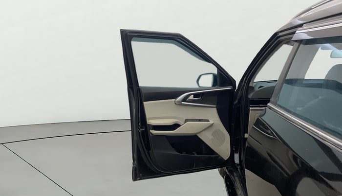 2023 KIA CARENS PRESTIGE PLUS 1.4 PETROL 7 STR, Petrol, Manual, 26,327 km, LHS Front Door