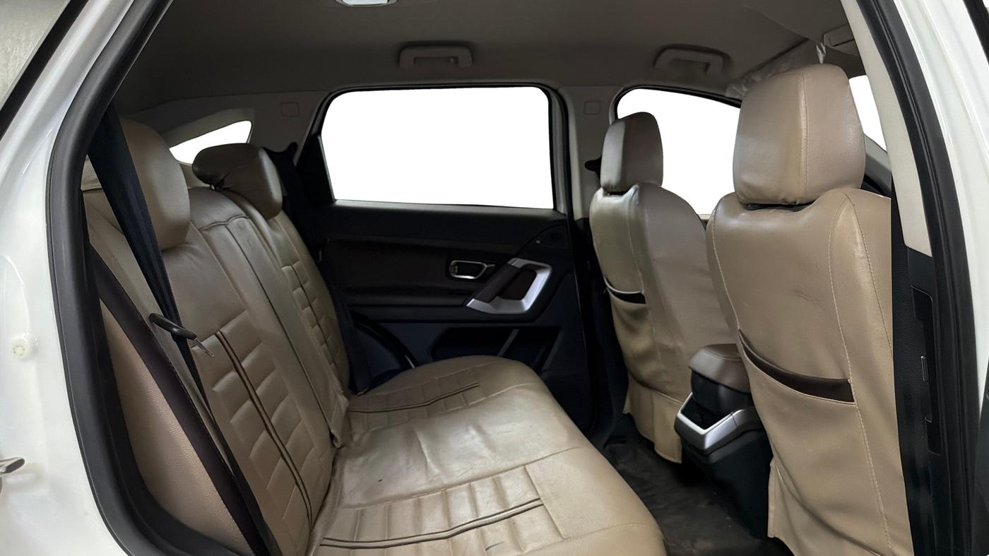 2019 Tata Harrier XZ 2.0L DUAL TONE, Diesel, Manual, 42,040 km, Right Side Rear Door Cabin
