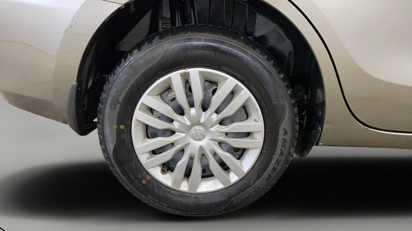 2022 Maruti Dzire VXI CNG, CNG, Manual, 7,757 km, Right Rear Wheel
