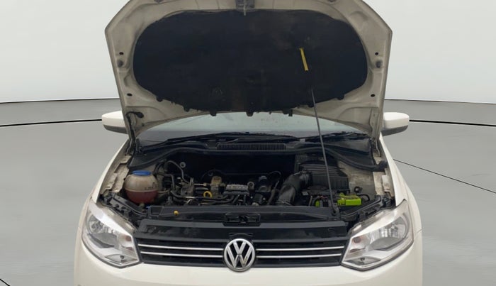 2014 Volkswagen Vento HIGHLINE PETROL AT, Petrol, Automatic, 31,816 km, Open Bonet