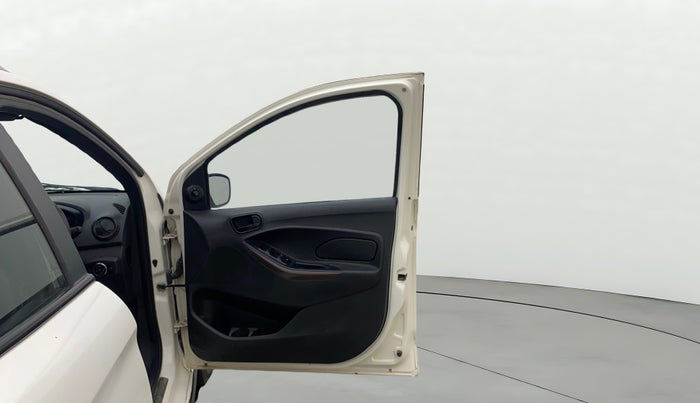 2020 Ford FREESTYLE TITANIUM 1.2 PETROL, Petrol, Manual, 1,14,560 km, RHS Front Door