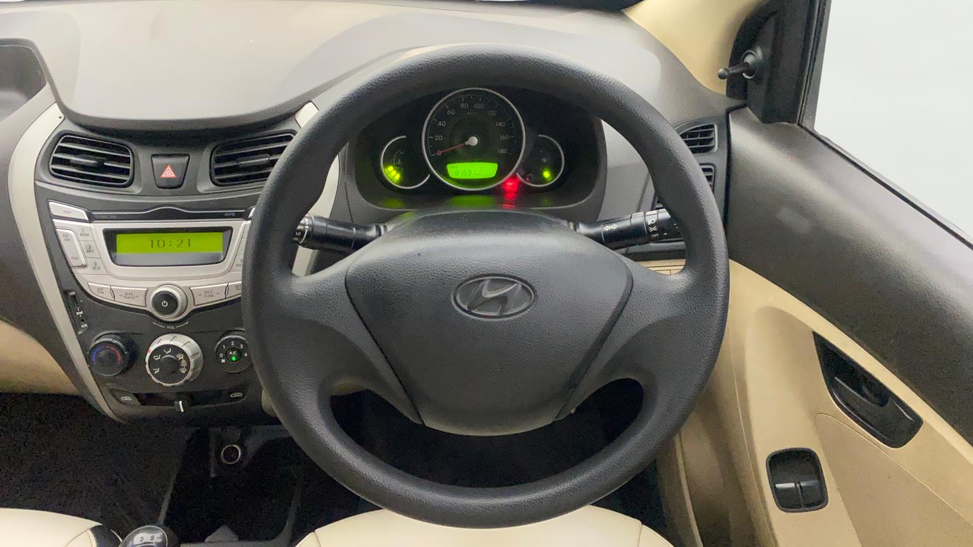 2017 Hyundai Eon MAGNA +, Petrol, Manual, 81,533 km, Steering Wheel Close Up