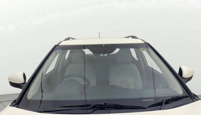 2021 Mahindra XUV300 W8 1.2 PETROL, Petrol, Manual, 80,378 km, Front Windshield