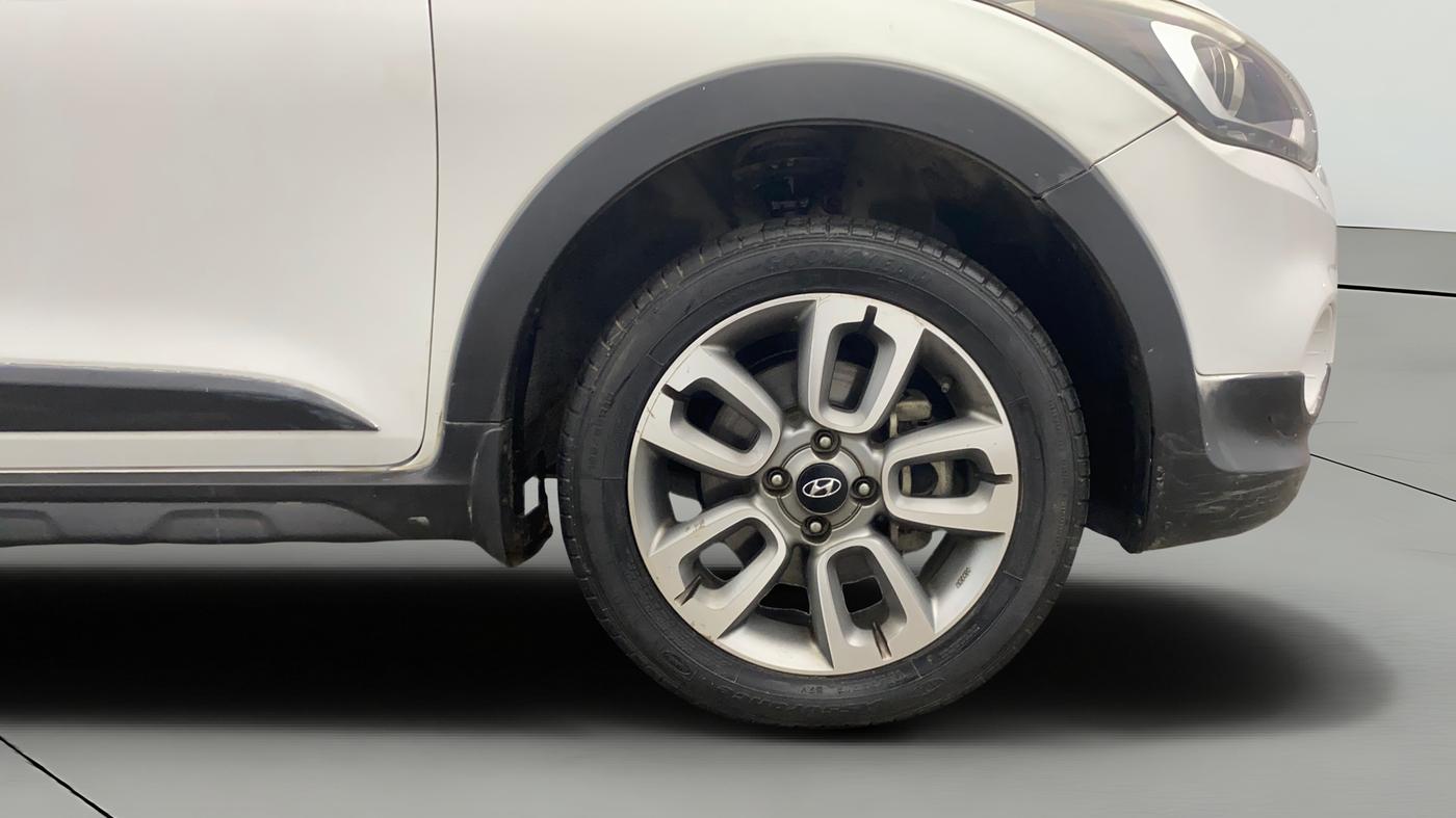 2015 Hyundai i20 Active 1.2 SX, Petrol, Manual, 91,705 km, Right Front Wheel