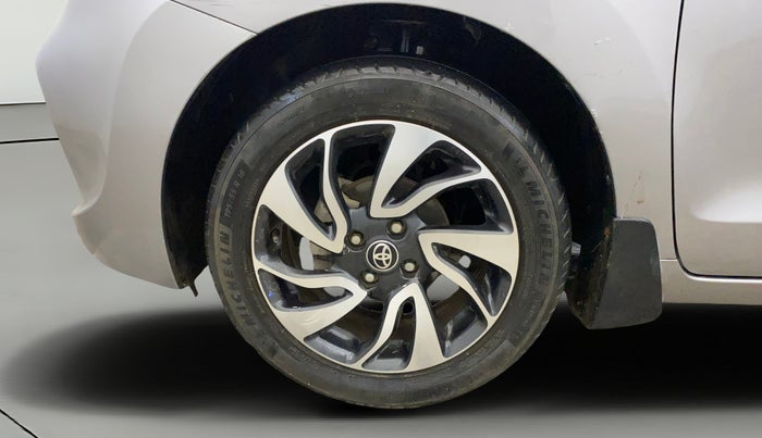 2020 Toyota Glanza V, Petrol, Manual, 37,798 km, Left Front Wheel