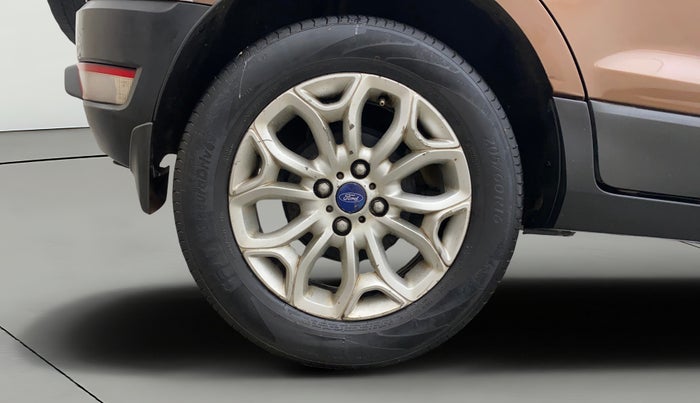 2016 Ford Ecosport TITANIUM 1.5L DIESEL, Diesel, Manual, 1,25,320 km, Right Rear Wheel