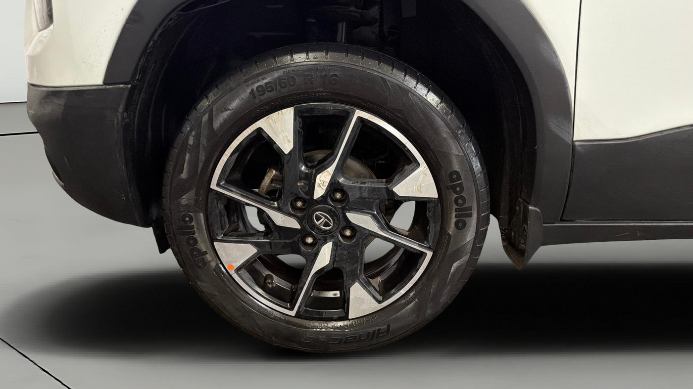 2022 Tata PUNCH CREATIVE  AMT, Petrol, Automatic, 37,616 km, Left Front Wheel