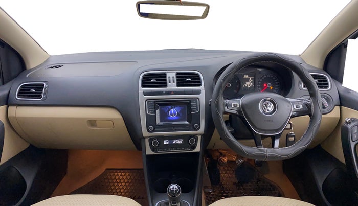 2016 Volkswagen Polo HIGHLINE1.2L, Petrol, Manual, 59,902 km, Dashboard