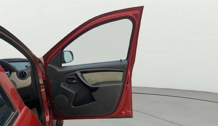 2015 Renault Duster RXL PETROL, Petrol, Manual, 58,156 km, RHS Front Door