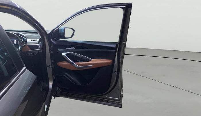 2020 MG HECTOR PLUS SHARP 1.5 PETROL TURBO HYBRID MT 6-STR, Petrol, Manual, 52,035 km, RHS Front Door