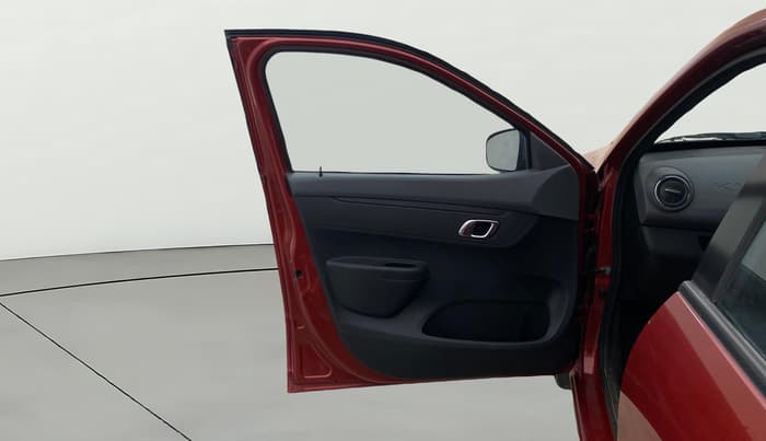 2019 Renault Kwid RXT 1.0 AMT (O), Petrol, Automatic, 66,143 km, LHS Front Door