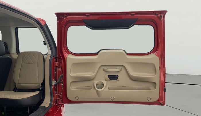 2018 Mahindra TUV300 T10, Diesel, Manual, 55,556 km, Boot Door Open