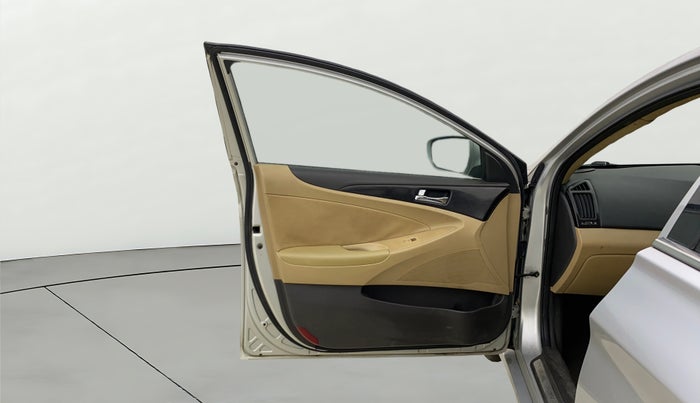 2012 Hyundai Sonata 2.4 GDI MT, Petrol, Manual, 1,07,044 km, LHS Front Door