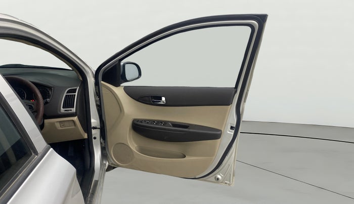 2013 Hyundai i20 SPORTZ 1.2, Petrol, Manual, 61,889 km, RHS Front Door