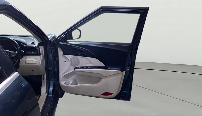 2022 Mahindra XUV300 W6 1.5 DIESEL AMT, Diesel, Automatic, 91,756 km, RHS Front Door