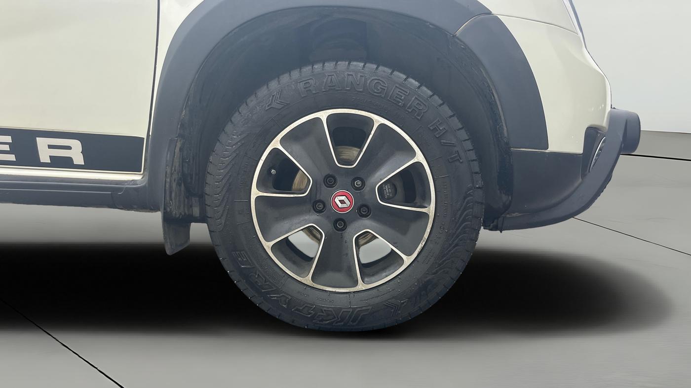 2017 Renault Duster RXS CVT, Petrol, Automatic, 62,293 km, Right Front Wheel
