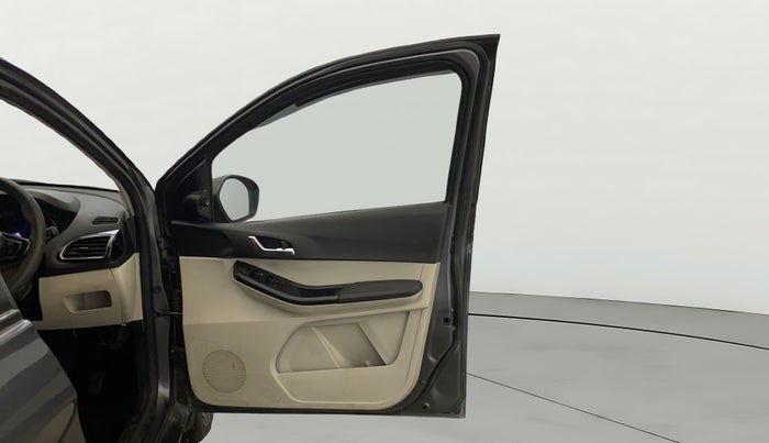 2022 Tata Tiago XZ PLUS CNG, CNG, Manual, 34,321 km, RHS Front Door