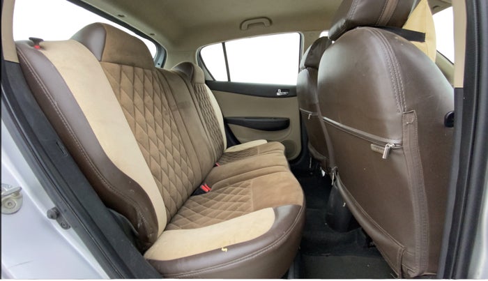 2013 Hyundai i20 MAGNA 1.4 CRDI, Diesel, Manual, 85,355 km, Right Side Rear Door Cabin