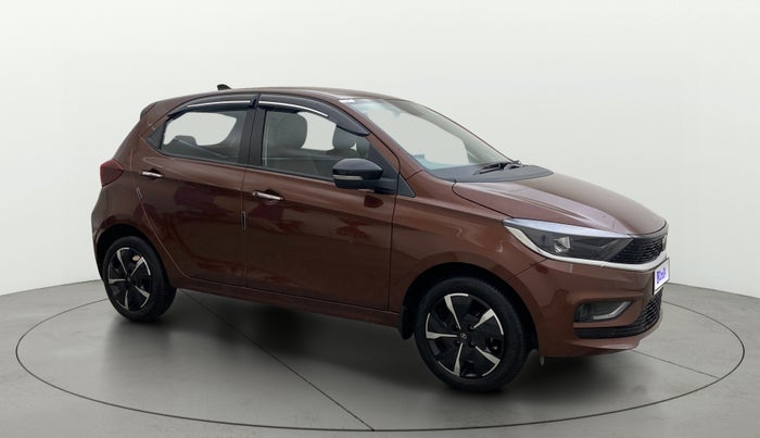 2025 Tata Tiago XZA, Petrol, Automatic, 3,852 km, SRP