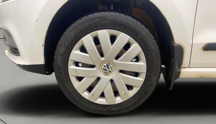 2017 Volkswagen Polo COMFORTLINE 1.2L, Petrol, Manual, 70,942 km, Left Front Wheel