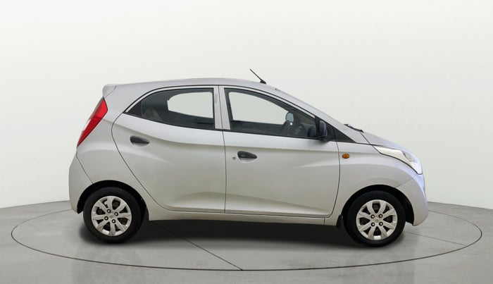 2015 Hyundai Eon MAGNA +, Petrol, Manual, 1,13,498 km, Right Side View