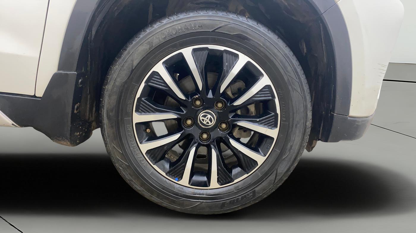 2020 Toyota URBAN CRUISER PREMIUM GRADE AT, Petrol, Automatic, 1,45,623 km, Right Front Wheel