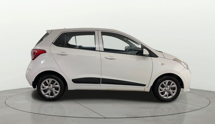 2017 Hyundai Grand i10 MAGNA 1.2 KAPPA VTVT, Petrol, Manual, 66,456 km, Right Side View