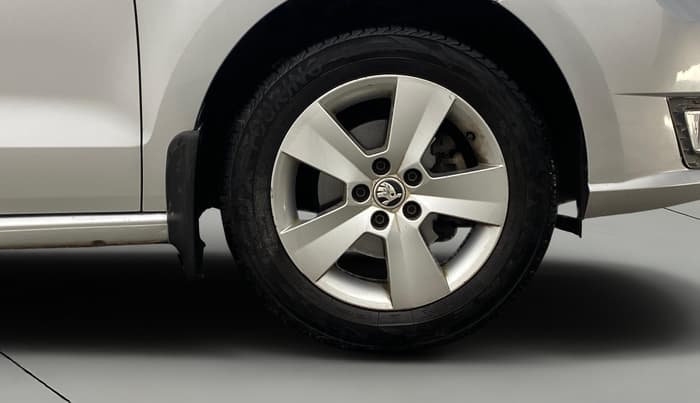 2018 Skoda Rapid AMBITION 1.6 MPI MT, Petrol, Manual, 1,11,306 km, Right Front Wheel