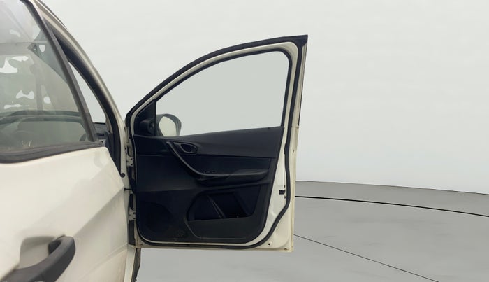 2019 Tata TIAGO NRG PETROL, Petrol, Manual, 72,961 km, RHS Front Door