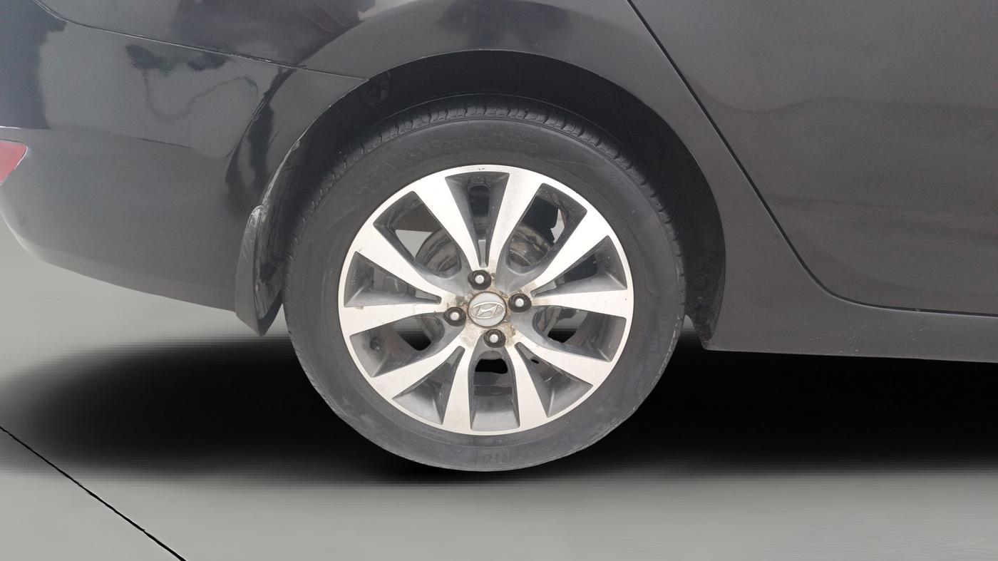 2017 Hyundai Verna 1.6 VTVT SX, Petrol, Manual, 61,833 km, Right Rear Wheel
